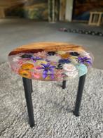 Epoxy bloemen bijzzettafel, Huis en Inrichting, Tafels | Bijzettafels, Ophalen, Minder dan 55 cm, Rond, Zo goed als nieuw