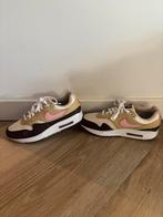 Nike Valentine Limited Edition 36,5 ZGAN, Kleding | Dames, Schoenen, Ophalen of Verzenden, Zo goed als nieuw, Beige, Sneakers of Gympen