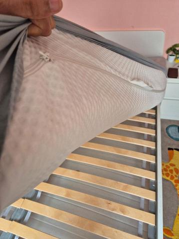 Ikea bed with mattress - afbeelding 2