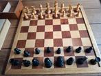 schaakspel schaken spel homas en damspel hout oud, Hobby en Vrije tijd, Gezelschapsspellen | Bordspellen, Ophalen of Verzenden