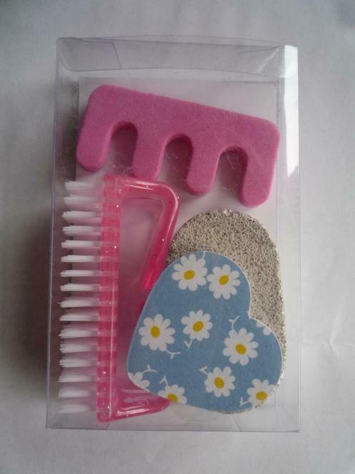 NIEUW! Roze nagelset nagelverzorging manicure, Sieraden, Tassen en Uiterlijk, Uiterlijk | Lichaamsverzorging, Nieuw, Overige typen