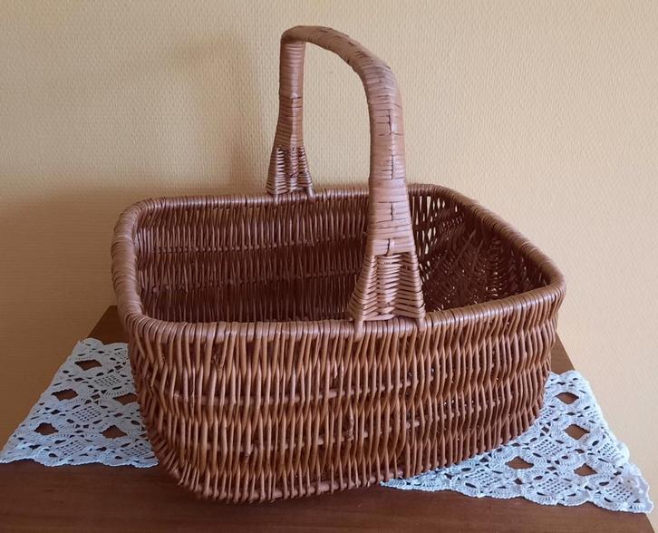 Stevige bruine rieten MAND picknickmand draagmand ovaal, Hobby en Vrije tijd, Picknickmanden, Gebruikt, Zonder inhoud, Ophalen of Verzenden