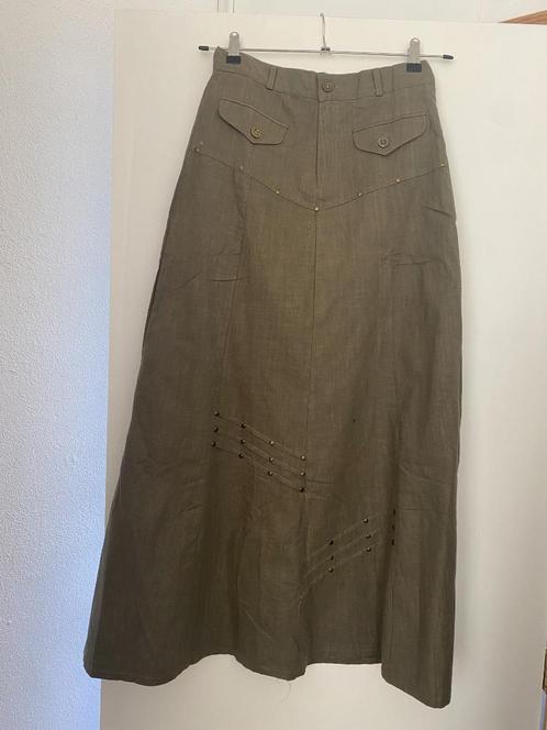 Een lange rok met rits en knopen, Kleding | Dames, Rokken, Nieuw, Maat 46/48 (XL) of groter, Groen, Onder de knie, Ophalen of Verzenden