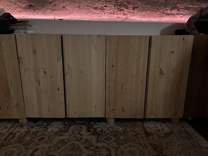 Ivar grenen kast (twee stuks) met pootjes, Huis en Inrichting, Kasten | Overige, Gebruikt, Ophalen