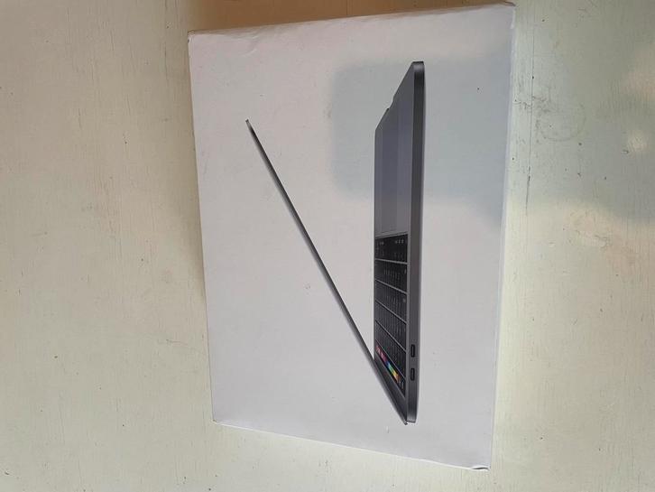 MacBook Pro, Computers en Software, Apple Macbooks, Zo goed als nieuw, MacBook Pro, 13 inch, 2 tot 3 Ghz, 256 GB, 8 GB, Qwerty