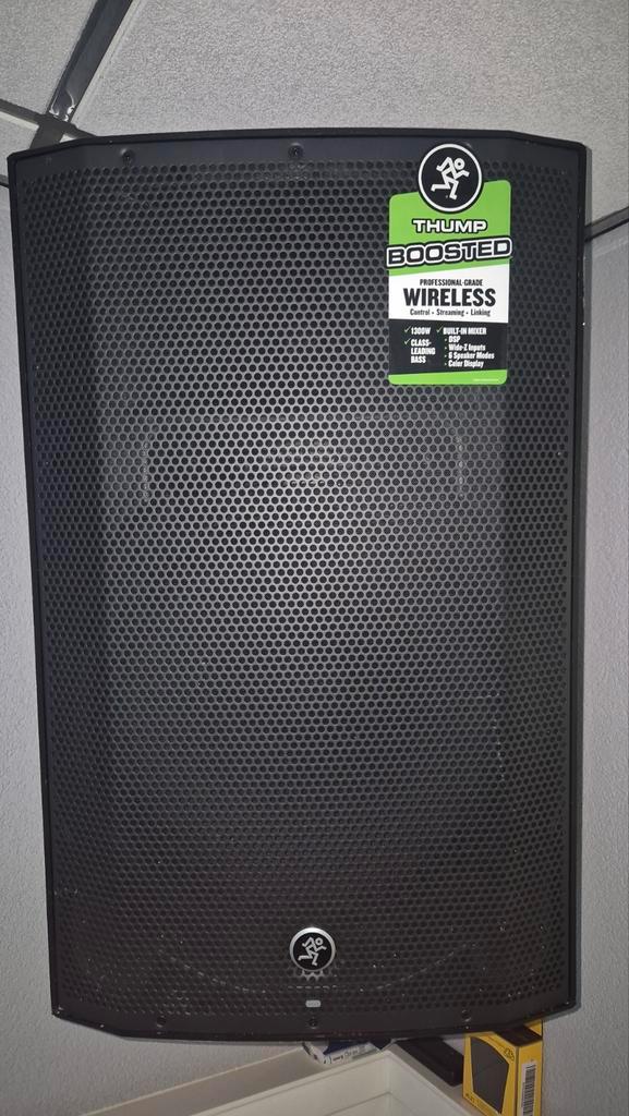 Mackie Thump 15BST 1300w Actieve Luidspreker Bluetooth., Audio, Tv en Foto, Luidsprekers, Zo goed als nieuw, Front, Rear of Stereo speakers