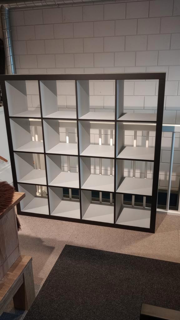 Ikea kallax 16 vaks kast zwart/grijs, Huis en Inrichting, Kasten | Wandmeubels, Gebruikt, Minder dan 150 cm, 25 tot 50 cm, Kunststof