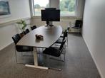 Kantoormeubilair: 1x hoekbureau, 6x tafel 1x tafel, Ophalen, In hoogte verstelbaar, Gebruikt, Bureau