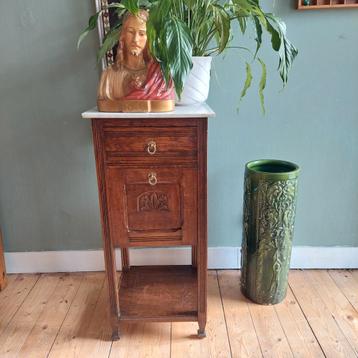 Lucky Vintage Antiek Frans Nachtkastje met Marmer Blad beschikbaar voor biedingen