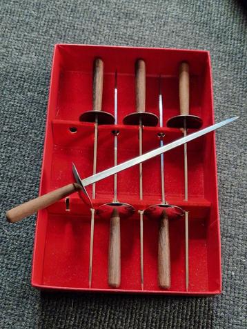 Vintage/Retro set 6 Snack/Vleesspiesen Zwaardjes jaren 60. beschikbaar voor biedingen