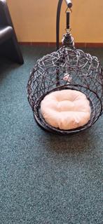 Kattenhangmand, Ophalen, Zo goed als nieuw