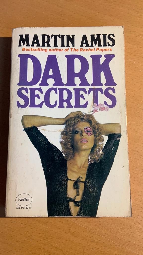 Dark secrets - Martin Amis, Ophalen of Verzenden, Zo goed als nieuw