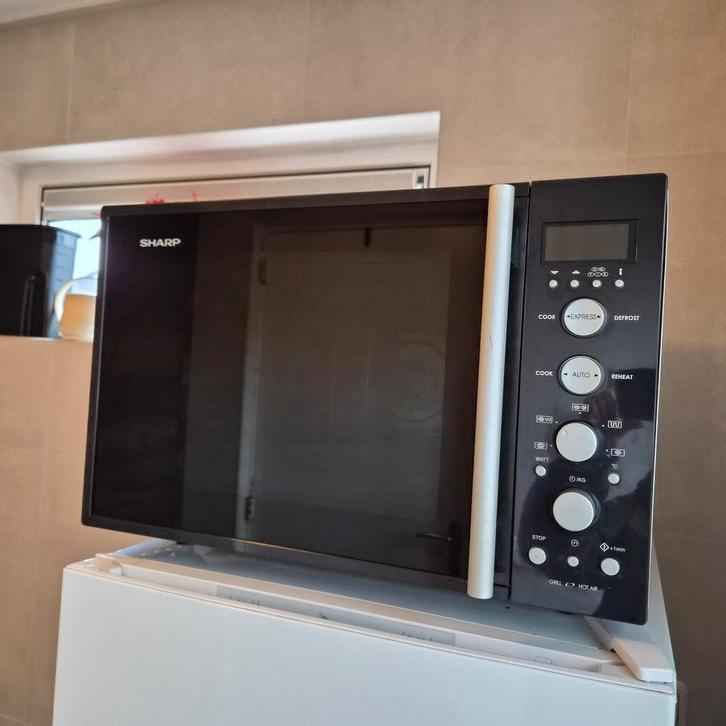 Sharp combi-magnetron 40L R939BK, Witgoed en Apparatuur, Magnetrons, Zo goed als nieuw, Vrijstaand, Combimagnetron, 45 tot 60 cm