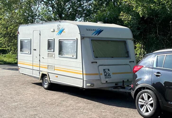 Caravan Knaus Sudwind 6404 - 450 (2000) met nieuwe voortent!, Caravans en Kamperen, Caravans, Particulier, tot en met 4, 1000 - 1250 kg