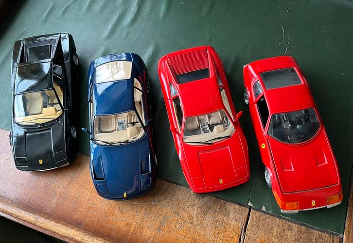 FERRARI’s 1:24 verzamelobjecten (advert. 1/3), Hobby en Vrije tijd, Modelauto's | 1:24, Zo goed als nieuw, Bburago, Ophalen of Verzenden