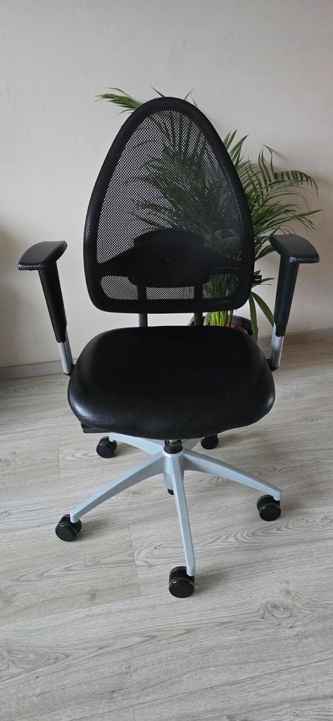 Topstar Ergonomische Bureaustoel, Huis en Inrichting, Bureaustoelen, Zo goed als nieuw, Zwart, Ophalen of Verzenden