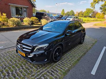 Mercedes-Benz GLA Gla180 Night Edition Aut7 2017 Zwart beschikbaar voor biedingen