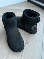 UGG Classic Mini Studs maat 39, Kleding | Dames, Lage of Enkellaarzen, Gedragen, Ophalen of Verzenden, UGG