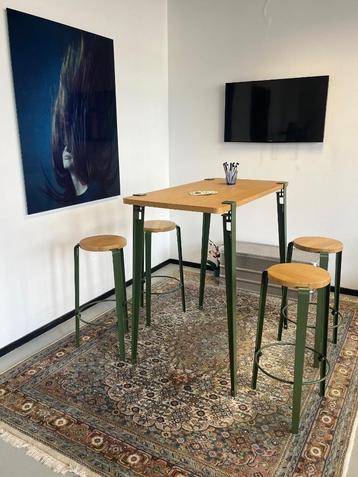 Tiptoe hoge tafel (bar) met 4 krukken – design set beschikbaar voor biedingen