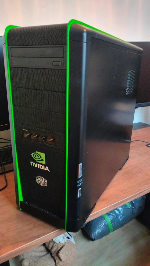 PC - CM690 nvidia editie, Asus Maximus extreme, Computers en Software, Desktop Pc's, Gebruikt, 2 tot 3 Ghz, 4 GB, Met videokaart