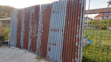 Oude verzinkte golfplaten industriële wandbekleding man cave beschikbaar voor biedingen