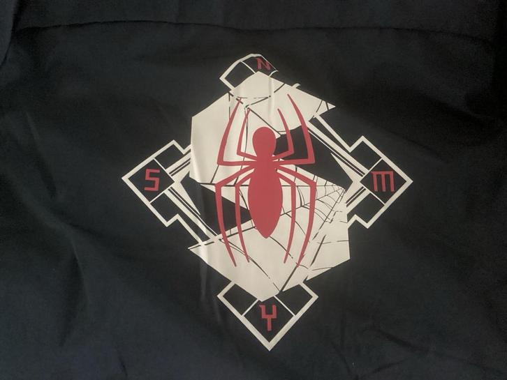 Spiderman Winterjas - Perfect voor de koude dagen!, Kleding | Heren, Jassen | Zomer, Zo goed als nieuw, Overige maten, Zwart, Ophalen of Verzenden