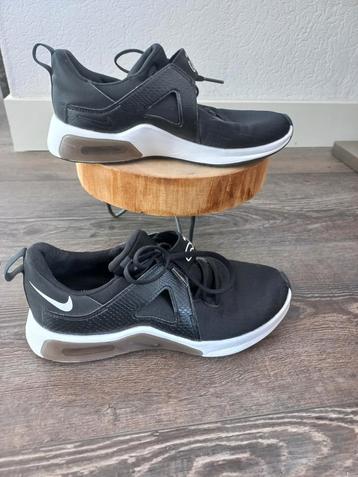 Nike air max bella tr 5 training schoenen  beschikbaar voor biedingen