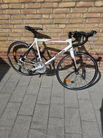 TE KOOP MOOIE B'TWIN TRIBAN RACEFIETS.
Zo goed als nieuw, Fietsen en Brommers, Fietsen | Racefietsen, Aluminium, Minder dan 49 cm