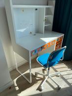 IKEA Micke bureau met bovenkast en stoel, Kinderen en Baby's, Kinderkamer | Tafels en Stoelen, Gebruikt, Tafel(s) en Stoel(en)