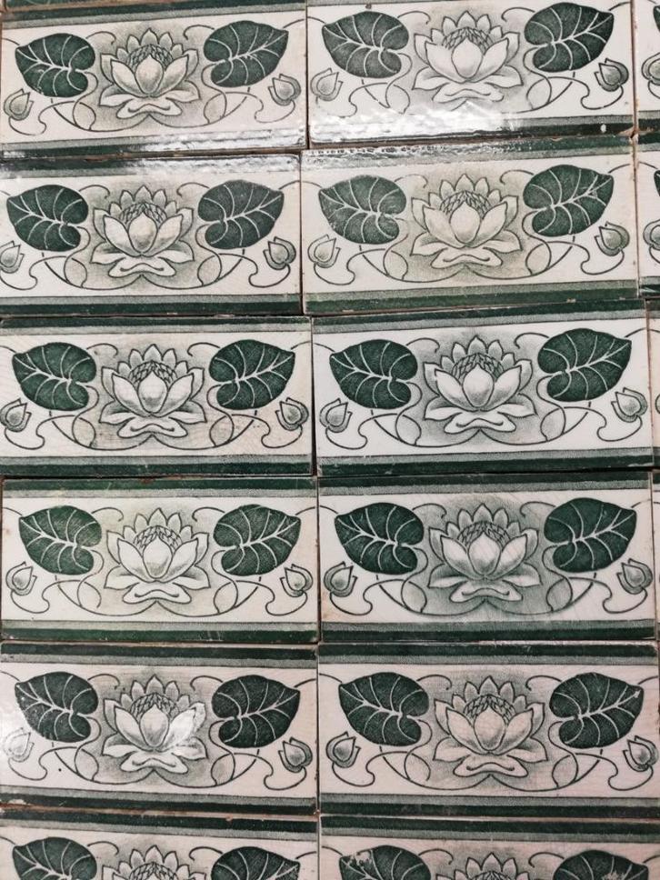 28 stuks antieke tegels donkergroene waterlelie 7,5x15cm, Antiek en Kunst, Antiek | Wandborden en Tegels, Ophalen