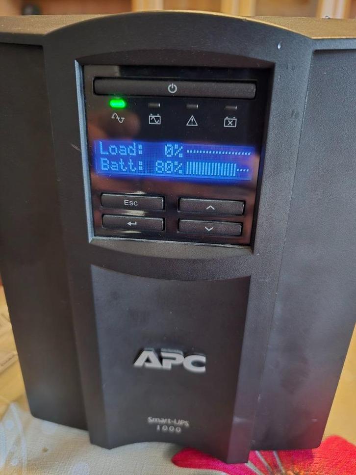 APC Smart-UPS SMT1000I – 1000VA / 700W – Getest + Accu, Computers en Software, Noodvoedingen (UPS), Refurbished, Ophalen of Verzenden