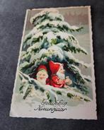 Twee kabouters onder besneeuwde denneboom, Verzamelen, Ansichtkaarten | Themakaarten, Verzenden, Gelopen, Feest(dag)