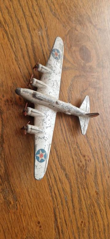 Dinky toy Boeing long range bomber 1939 beschikbaar voor biedingen