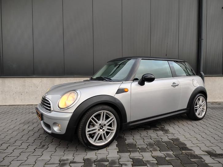 Mini One 1.4 16V 2007., Auto's, Mini, Particulier, One, Benzine, B, Hatchback, Handgeschakeld, Geïmporteerd, Zilver of Grijs, Zwart
