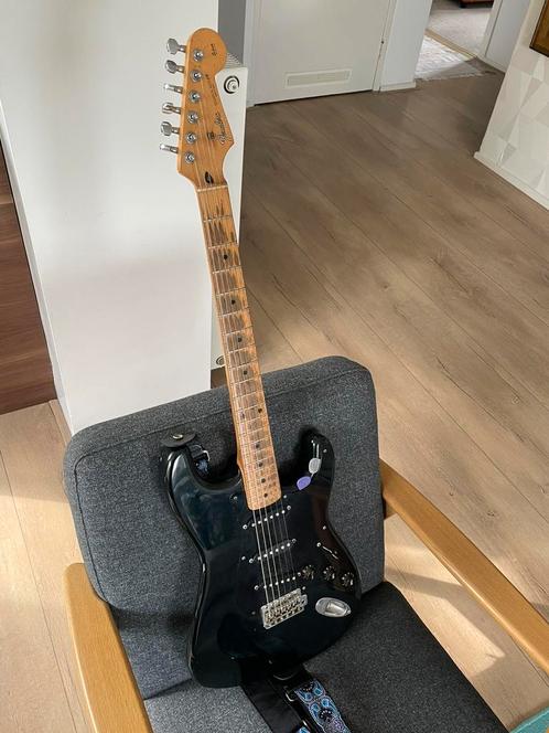 Fender Stratocaster “Silver Series” (Made in Japan), Muziek en Instrumenten, Snaarinstrumenten | Gitaren | Elektrisch, Gebruikt