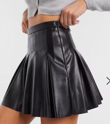 Stoere Zwarte Faux Leather Mini Rok – PULL&BEAR beschikbaar voor biedingen