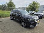 Volkswagen Tiguan, 2.0 TSI 4Motion R-Line|Pano|360|ACC|NAP, Auto's, Automaat, Stof, Euro 6, 4 cilinders