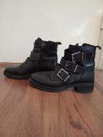 Zwarte halfhoge Manfield laarsjes. Mt 39, Kleding | Dames, Schoenen, Ophalen of Verzenden, Zo goed als nieuw, Zwart