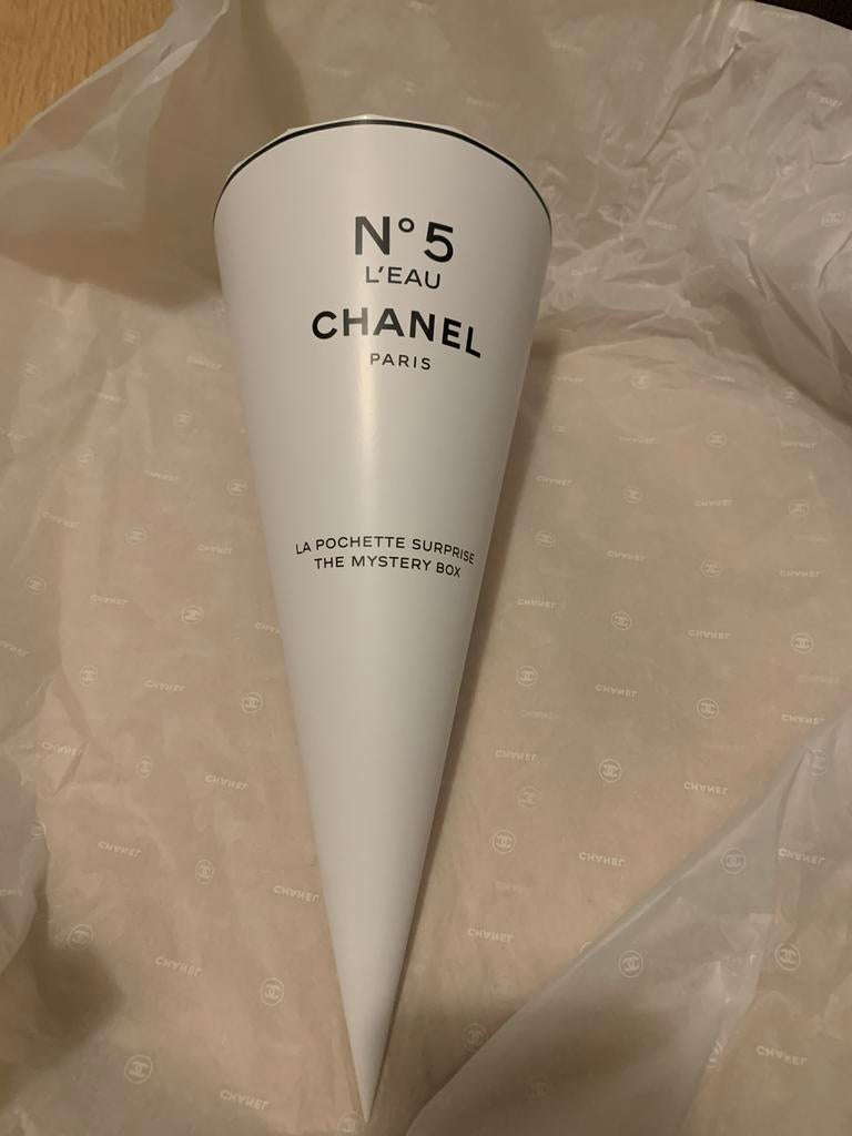 CHANEL N5 L’EAU -Mystery Box –Factory 5. Limited Edition., Sieraden, Tassen en Uiterlijk, Ophalen of Verzenden, Nieuw