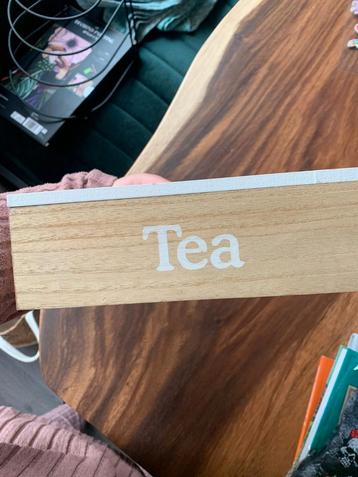 Theedoos met 6 vakken beschikbaar voor biedingen