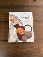 Alles over Pottenbakken - Gill Bliss, Boeken, Hobby en Vrije tijd, Ophalen of Verzenden, Gelezen, Kleien en Boetseren
