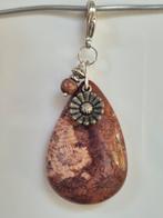 Ketting hanger prachtig getekende edelsteen, Sieraden, Tassen en Uiterlijk, Ophalen of Verzenden, Nieuw, Steen of Mineraal, Overige voorstellingen
