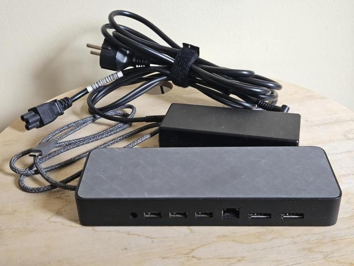 HP docking station w/ adapter, Computers en Software, Dockingstations, Zo goed als nieuw, Docking station, Harde schijf, Laptop