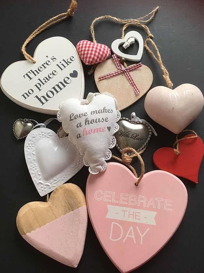 Decoratie: verzameling diverse harten hangers groot en klein, Huis en Inrichting, Woonaccessoires | Overige, Zo goed als nieuw