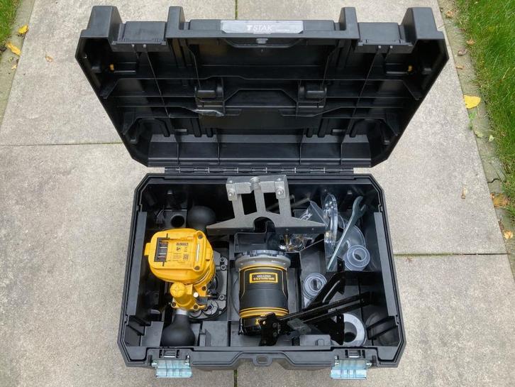 DeWALT boven- en kantenfrees 18V DCW604NT zgan, Doe-het-zelf en Verbouw, Gereedschap | Freesmachines, Zo goed als nieuw, Accu
