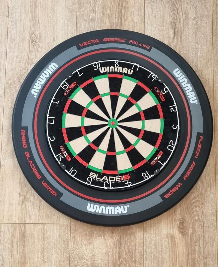 Dartbord/Dartpijlen/Dartmat Winmau Target Swiss K-flex, Sport en Fitness, Darts, Zo goed als nieuw, Dartbord, Ophalen
