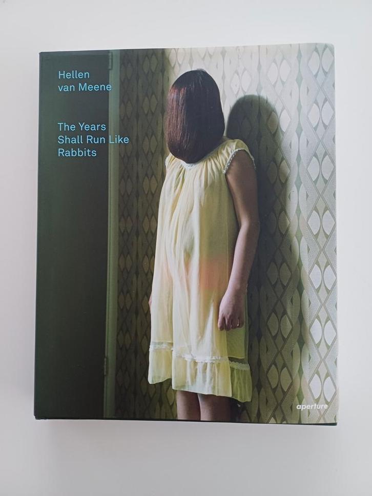 Hellen van Meene - The Years Shall Run Like Rabbits, Boeken, Kunst en Cultuur | Fotografie en Design, Ophalen of Verzenden