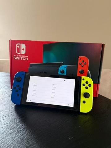 Nintendo Switch V2 (2021) met accessoires + doos beschikbaar voor biedingen