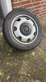 VW Transporter T5, vier stalen velgen 17 inch + winterbanden, Auto-onderdelen, Banden en Velgen, Ophalen, Velg(en), 17 inch, Winterbanden