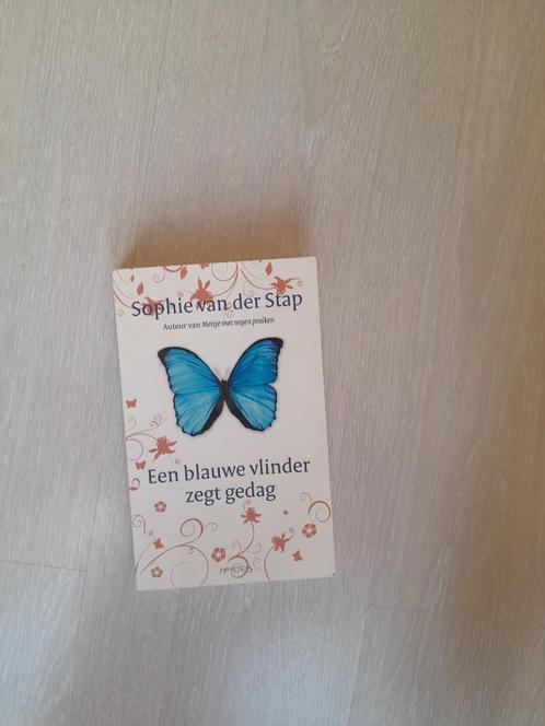 Een blauwe vlinder zegt dag (Sophia van der Stap), Boeken, Romans, Gelezen, Nederland, Ophalen of Verzenden